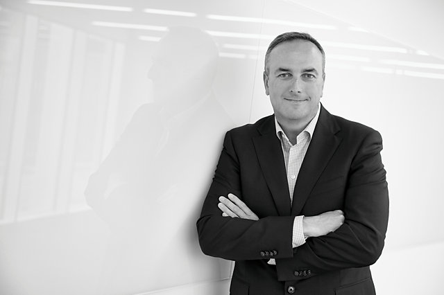 Editorial portrait photograph of Scott Dodds, VMware VP Channel & Alliances EMEA